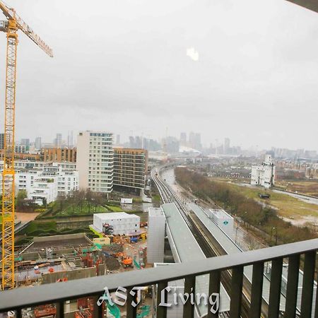 Pontoon Dock Key Workers Apartment ลอนดอน ภายนอก รูปภาพ