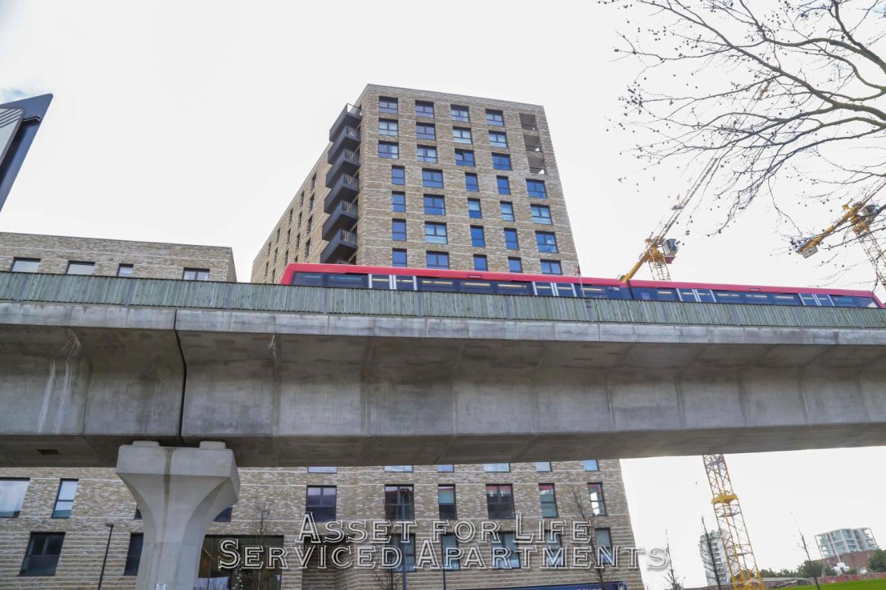 Pontoon Dock Key Workers Apartment ลอนดอน ภายนอก รูปภาพ